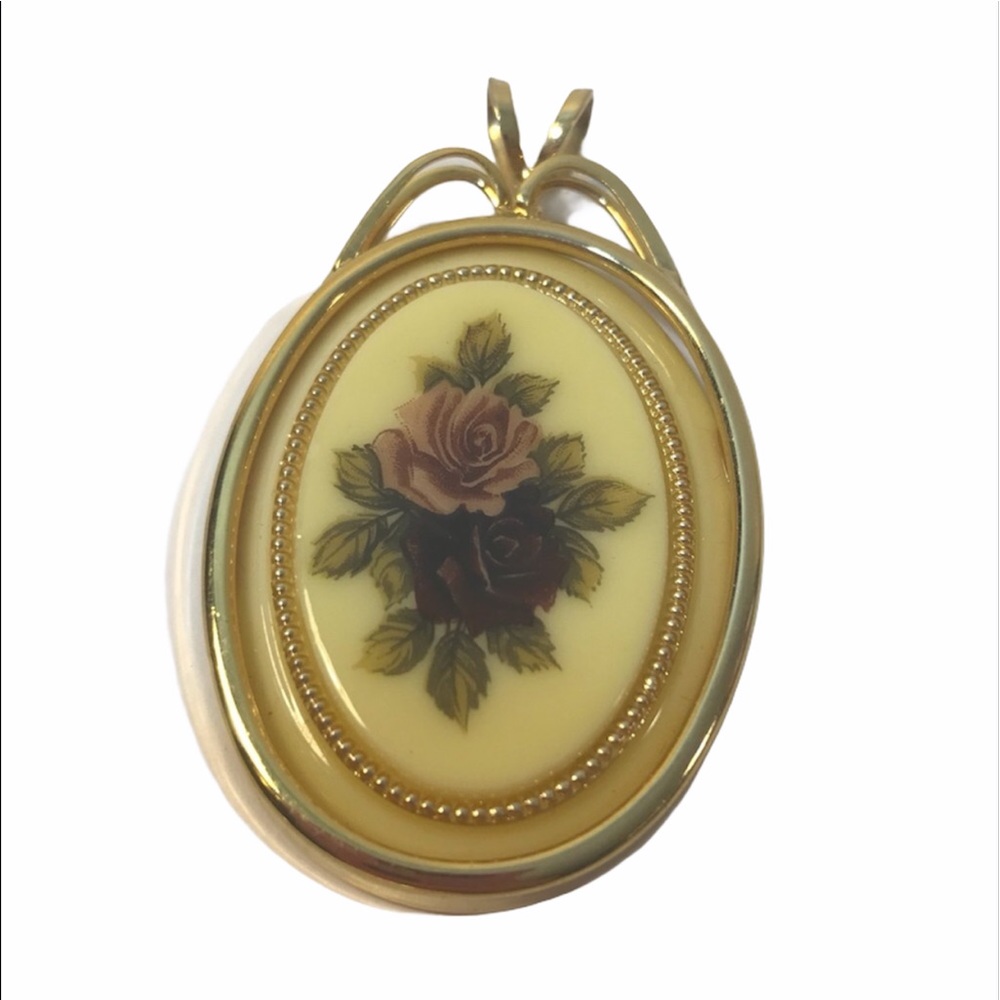 Vintage Pendant Floral Gold Tone Cameo Necklace
